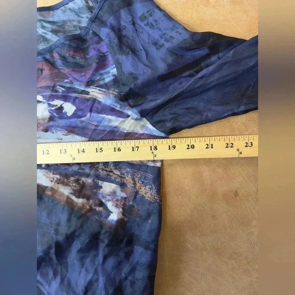 REVOLVE Krisa Marble Blue Blouse Women’s Size XS - Picture 4 of 5